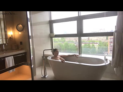 ❤️ Valtava babe runkkaa intohimoisesti pilluaan kylpyhuoneessa ️❌ Porno at fi.javdoe.top